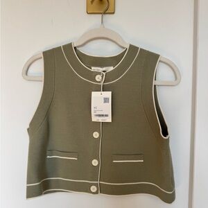 OAK + FORT Olive Button Down Sleeveless Top